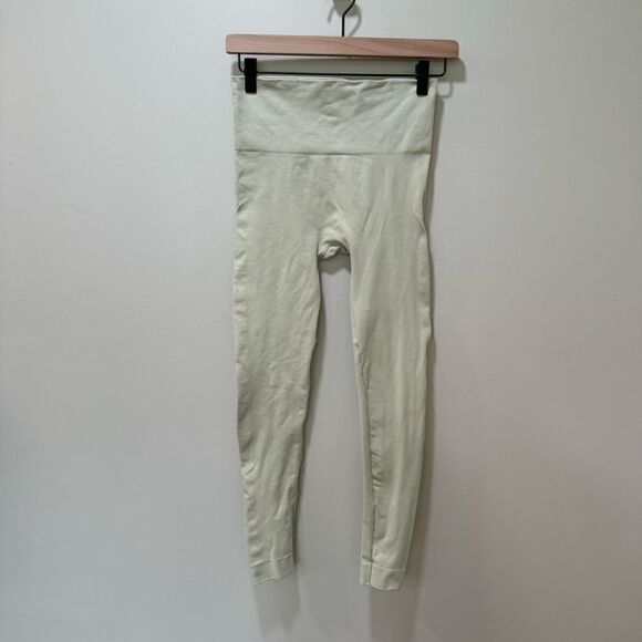 Set Active SculptFlex Seamless Leggings Neutral Toned sz S - Picture 2 of 5